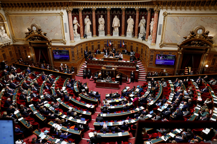 Sénat (Photo by STEPHANE DE SAKUTIN / AFP)