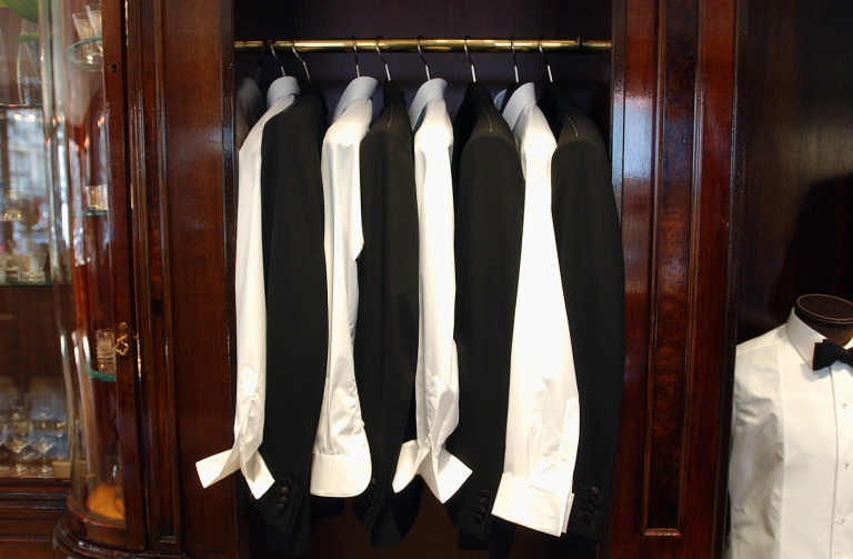 Cols blancs - chemises - costumes - cravate - costard - parité - homme - diversité - gouvernance