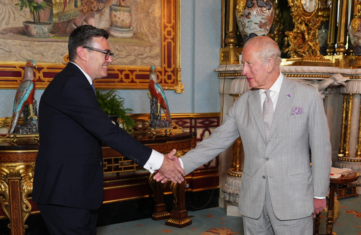 Andy Burnham et le roi Charles III - Photo par POOL / GETTY IMAGES EUROPE / GETTY IMAGES VIA AFP