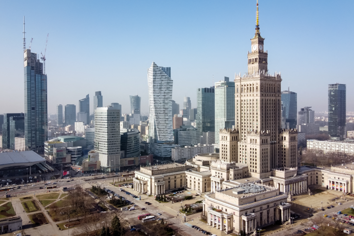 Srodmiescie, quartier d’affaire de Varsovie, Pologne - MATEUSZ WLODARCZYK / NURPHOTO / NURPHOTO VIA AFP