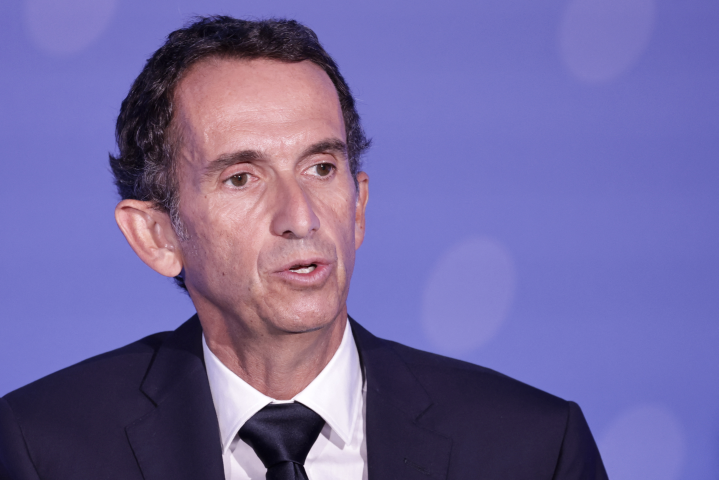 Alexandre Bompard, le directeur général de Carrefour (Photo by STEPHANE DE SAKUTIN / AFP)