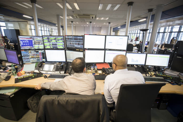 Salle des marchés de l’AFT - Agence France Trésor - obligations souveraines