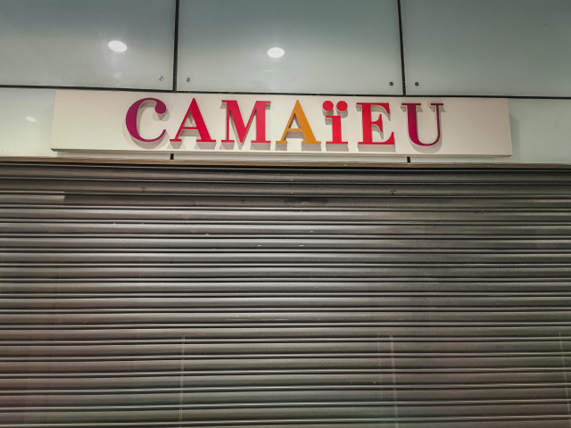 Magasin de l'enseigne de prêt a porter marque Camaieu après la decision de liquidation judiciaire du groupe (©Laurent GRANDGUILLOT/REA)
