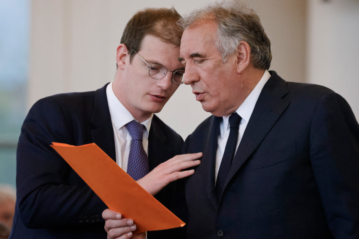 Pierre Cazeneuve et François Bayrou, Premier ministre - Ludovic MARIN / AFP