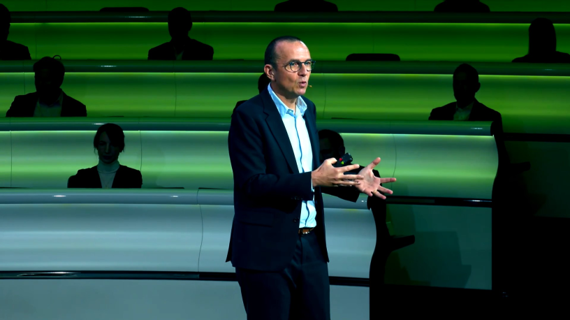 Olivier Blum, directeur général de Schneider Electric, lors du Capital Markets Day du 11 décembre 2025 à Woking.