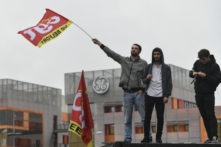 L'intersyndicale du site de Belfort de General Electric a porté plainte contre le groupe pour blanchiment de fraude fiscale. (Photo by SEBASTIEN BOZON / AFP)