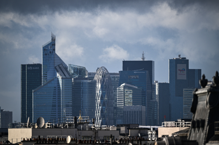 Quartier d'affaires de La Défense (Photo by MIGUEL MEDINA / AFP)