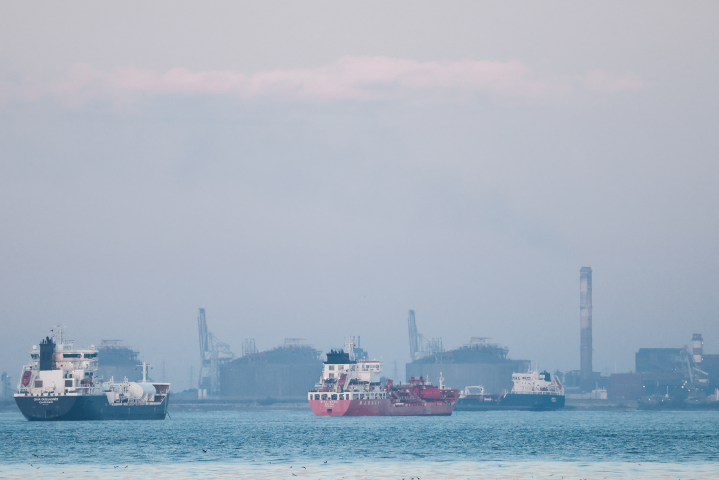 Pétroliers au large de Fos-Sur-Mer. Photo par THIBAUD MORITZ / AFP
