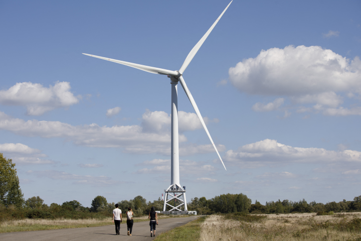 Eolienne (©Photo by Laetitia Notarianni / Hans Lucas / Hans Lucas via AFP)