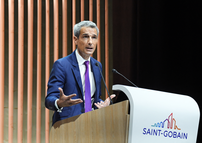 Benoit Bazin, président-directeur général de Saint-Gobain (Photo by Eric PIERMONT / AFP)