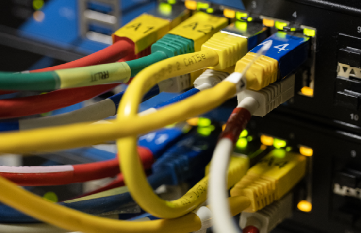 Cables. Photo par FRED TANNEAU / AFP