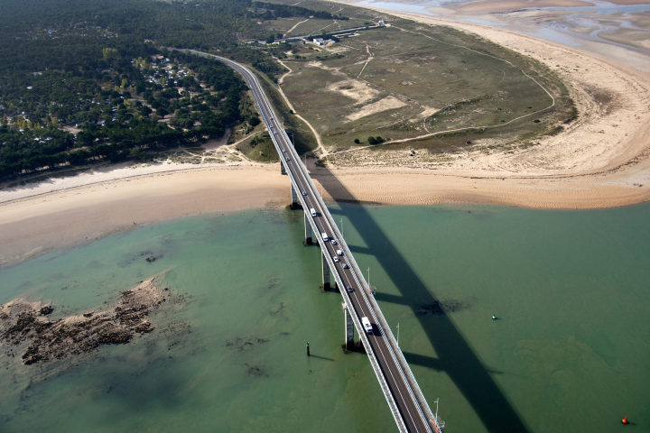 Les détenteurs d'une assurance-vie peuvent directement participer au financement de l'économie réelle grâce aux fonds Infrastructure (Photo by Philippe Roy / Philippe Roy / Aurimages via AFP).