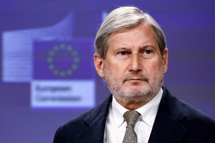 Johannes Hahn, commissaire européen au Budget et à l'Administration (Kenzo TRIBOUILLARD/AFP)