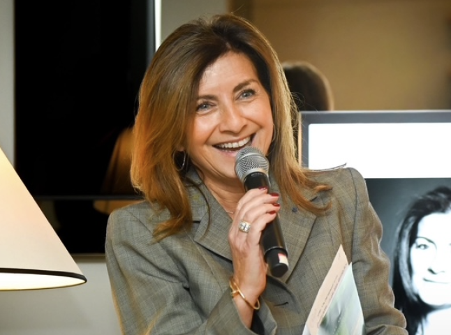 Emmanuelle Hoffman (DR) 