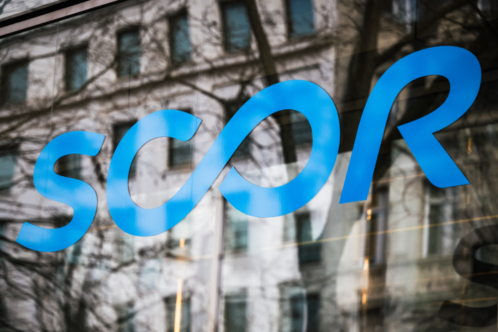 Scor a enregistré une hausse de 9,6% de ses primes d'assurances - Photo by Julie SEBADELHA / AFP