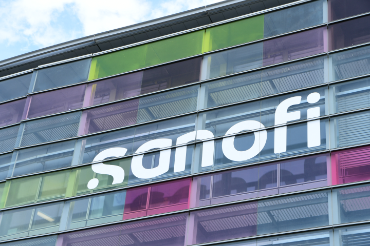 Sanofi sévèrement sanctionné en Bourse après un