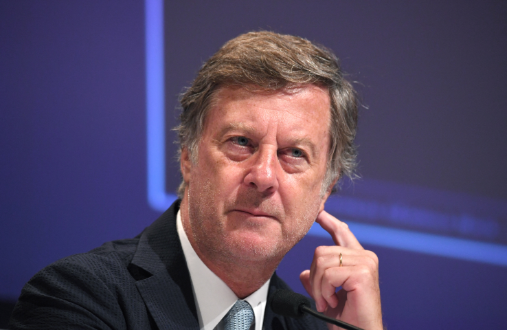 Le président-directeur général d'Accor, Sébastien Bazin (Photo by Eric PIERMONT / AFP)