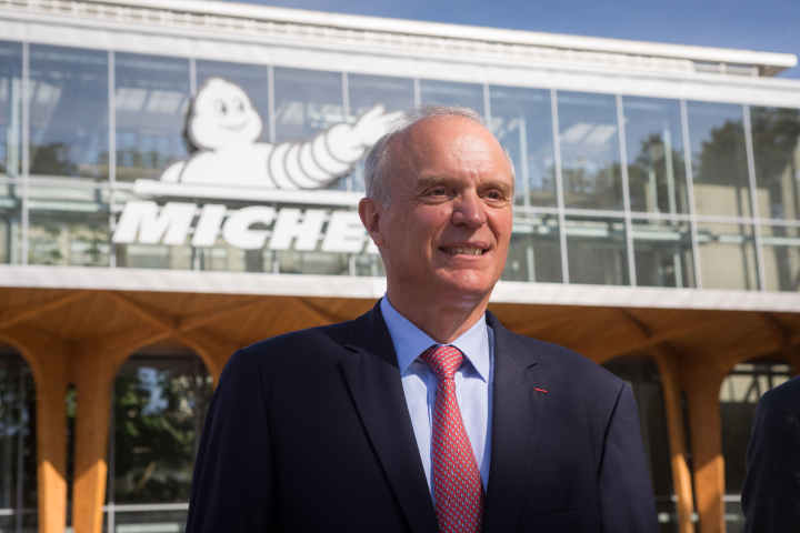 Florent Menegaux, président de Michelin devant le siège de Michelin - Richard DAMORET/REA