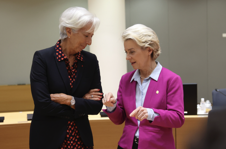 Christine Lagarde en pleine discussion avec Ursula Von der Leyen. 
EUC/ROPI-REA
