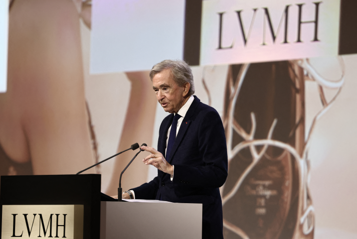 Bernard Arnault, le président-directeur général de LVMH, lors de l'assemblée générale du groupe le 17 avril 2025 - Photo by Thibaud MORITZ / AFP