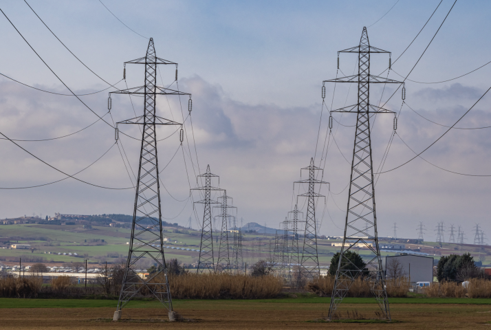 Lignes électriques en Grèce. Nicolas Economou / NurPhoto / NurPhoto via AFP