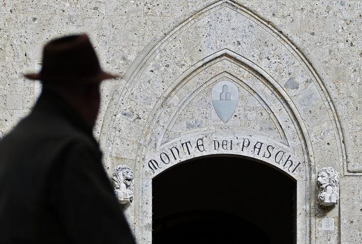 Banca Monte dei Paschi di Siena (MPS), la plus ancienne banque du monde, est plus que jamais au cœur du « risiko » bancaire italien. (Photo by FABIO MUZZI / AFP)