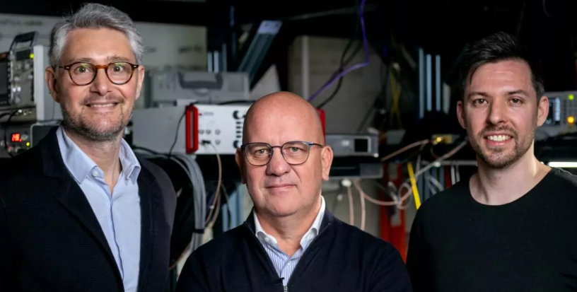 De gauche à droite, Olivier Tonneau, Christophe Jurczak, co-fondateurs de Quantonation Ventures et Will Zeng, partner. Crédit photo : Ronan Le Floc'h