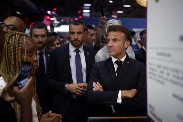 Emmanuel Macron (Photo by Yoan VALAT / POOL / AFP)