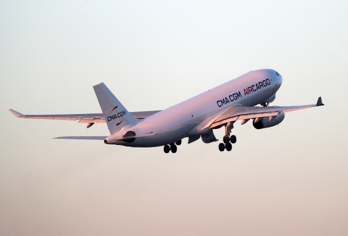 Air France-KLM et CMA CGM s’associent et signent un partenariat stratégique - Photo by Joan Valls / NurPhoto / NurPhoto via AFP