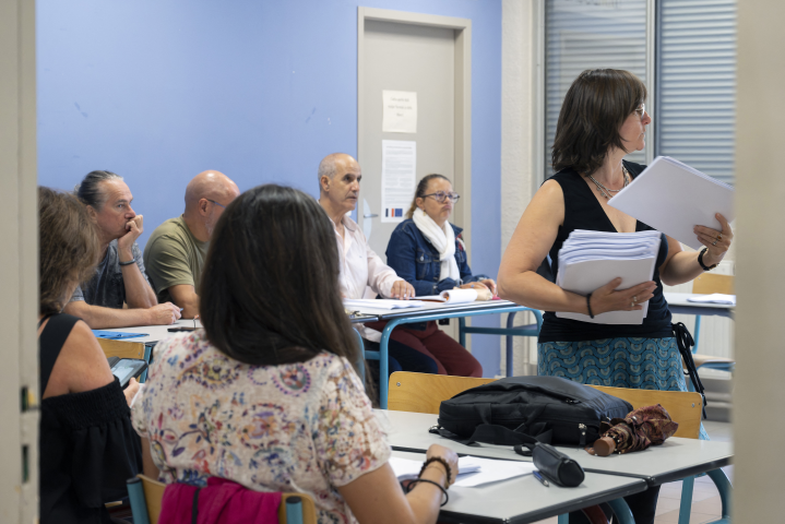 Professeurs préparant la rentrée d'un lycée. Photo by Jean-François FORT / Hans Lucas via AFP