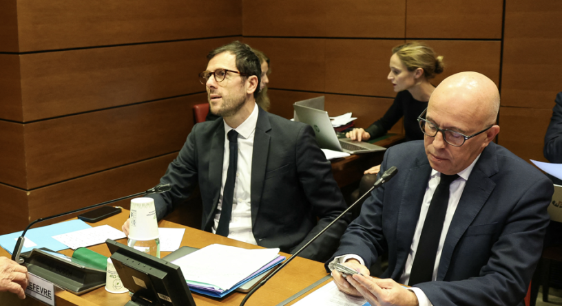 Mathieu Lefèvre, député Ensemble pour la République, et Eric Ciotti, député Union des droites pour la République - ALAIN JOCARD / AFP