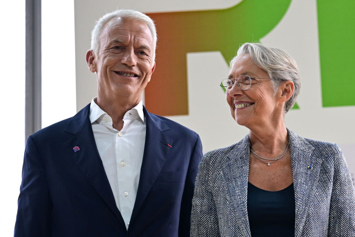 Patrick Martin, président du Medef et Elisabeth Borne, Première ministre (©(Photo by Emmanuel DUNAND / AFP)