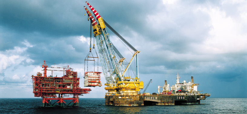 Le navire-grue semi-submersible, Saipem 7000