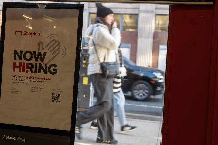 Offre d'emploi. Photo by SPENCER PLATT / GETTY IMAGES NORTH AMERICA / Getty Images via AFP