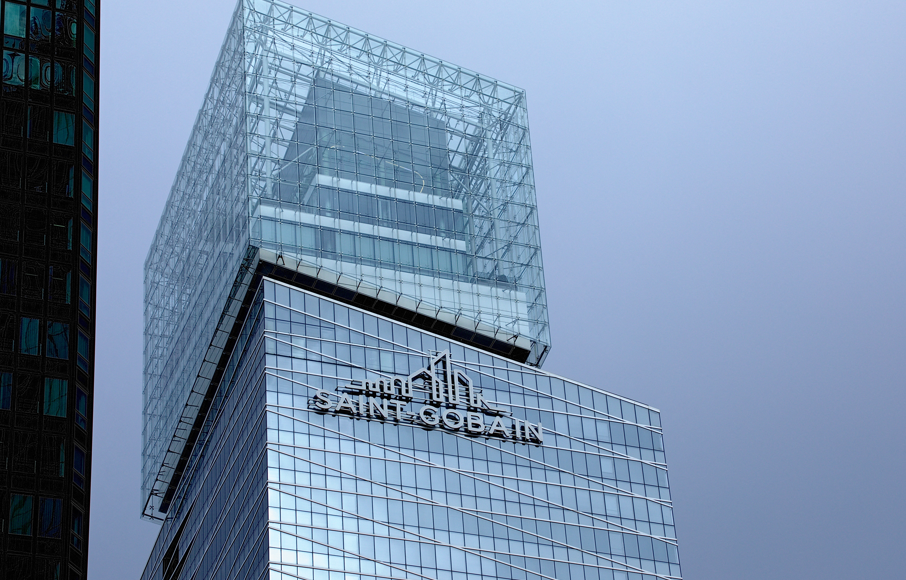 Siège du groupe Saint-Gobain, à La Défense.  (Photo de Benjamin Polge/Hans Lucas/Hans Lucas via AFP)