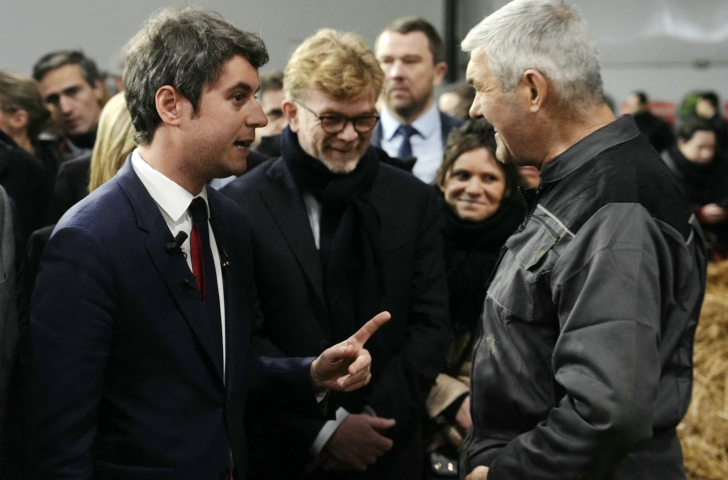 Les autorités française doivent parvenir à faire face simultanément aux crises agricoles et aux besoins de financements liés au changement climatique. Dimitar DILKOFF / AFP