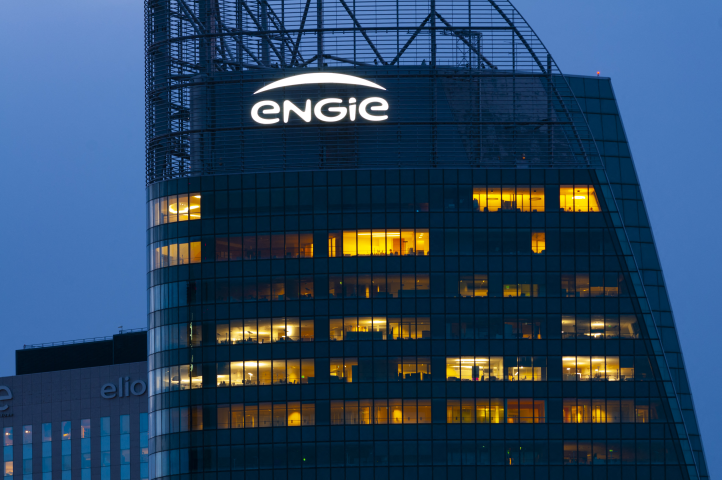 France, Hauts-de-Seine (92), Courbevoie, La Defense, Tower T1 hosting the headquarters of Engie, offices are still occupied at nightfall