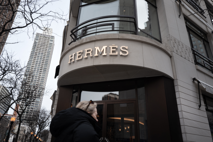 Entrée d'une boutique Hermès à Chicago, dans l'Illinois - Photo par SCOTT OLSON / GETTY IMAGES NORTH AMERICA / Getty Images via AFP