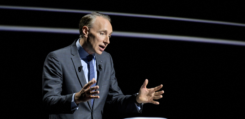 Thomas Buberl, le directeur général d'Axa - Photo by Bertrand GUAY / AFP