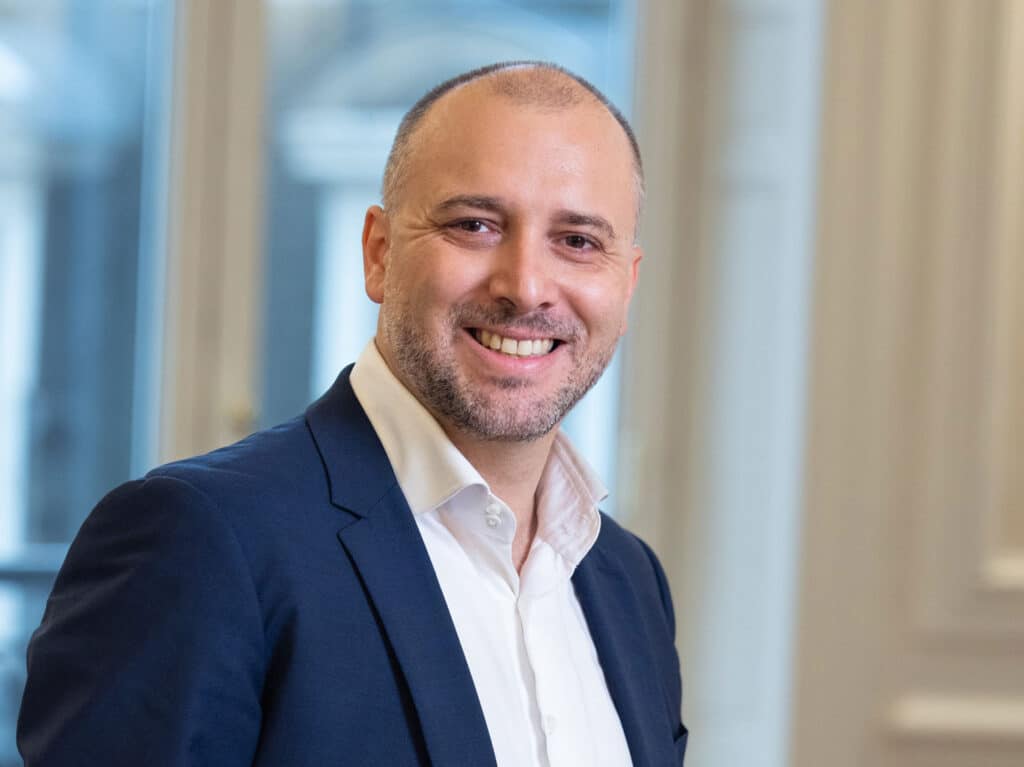 Hadrien de Bardies, directeur associé et responsable du bureau parisien d’Advent. © Advent