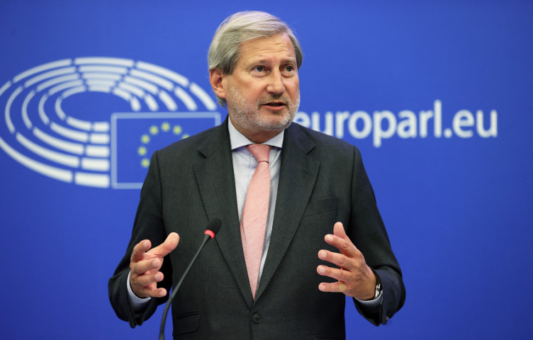 Johannes Hahn, commissaire au Budget et à l'Administration - Dursun Aydemir / ANADOLU AGENCY / Anadolu via AFP