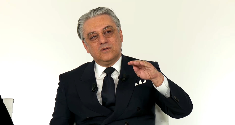 Luca de Meo, le directeur général de kering, lors de la présentation des résultats 2025 du groupe le 10 février 2026.