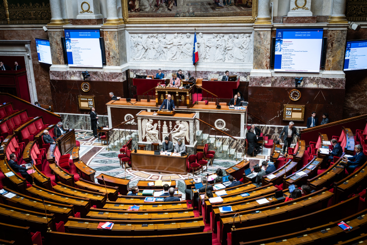 Hémicycle de l'Assemblée nationale, ce 27 novembre, lors du débat sur la nationalisation d'ArcelorMittal France (Photo by Xose Bouzas / Hans Lucas via AFP)