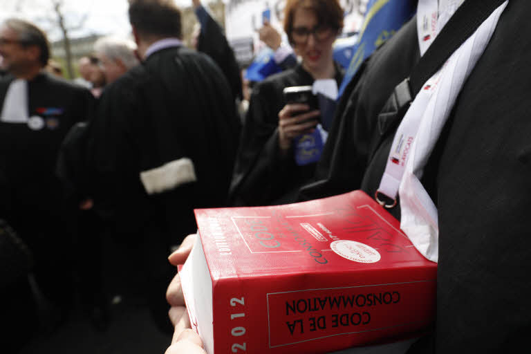 Avocats - code - droit - régulation - réglementaire