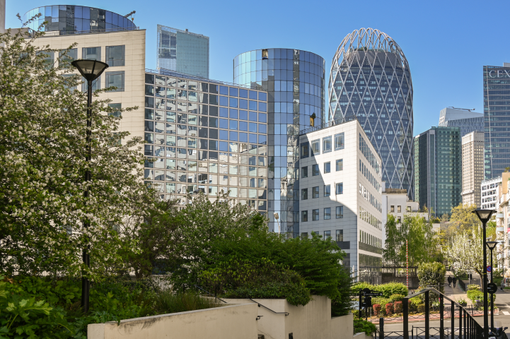 La Défense (© Photo by Eric Beracassat / Hans Lucas / Hans Lucas via AFP)