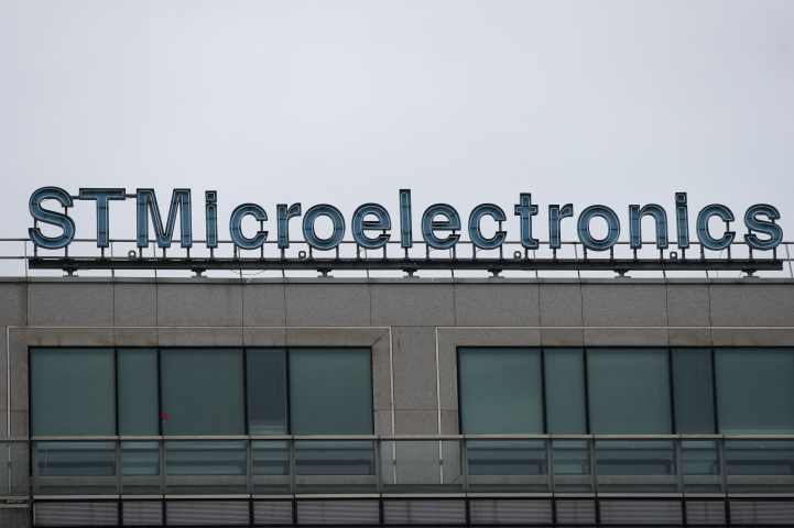 Le pire pourrait être bientôt passé pour STMicroelectronics - Photo by ERIC PIERMONT / AFP