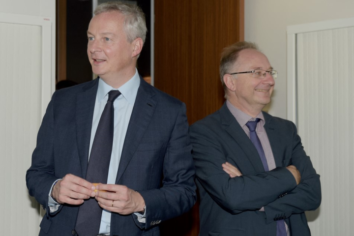 Bruno Le Maire et Jean-Luc Tavernier - ERIC PIERMONT / AFP