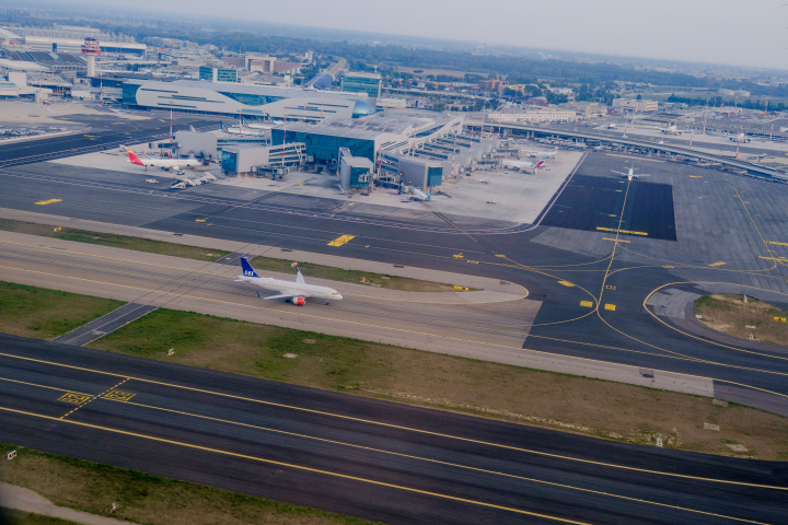 La division Vinci Airports a en effet triplé son chiffre d’affaires ce semestre sur un an, à 1,1 milliard d’euros (Ludwig WALLENDORFF/REA)