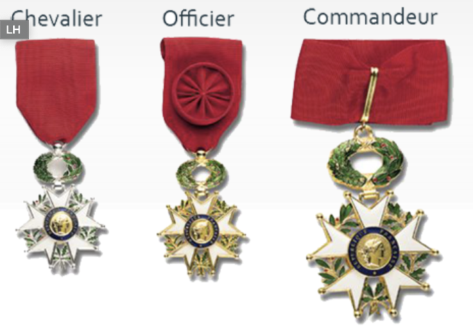 Les trois premiers grades de la Légion d'honneur - Crédit photo : DR