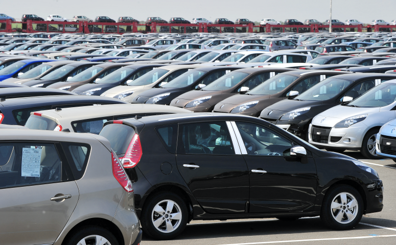 Parking de voitures - PHILIPPE HUGUEN / AFP